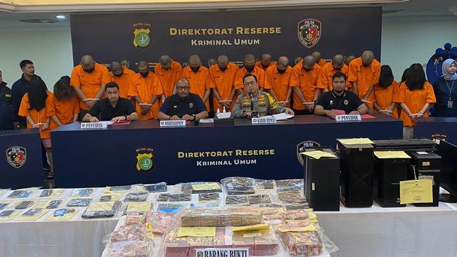 Satu Keluarga Bisnis Judi Online di Bogor, Raup Miliaran Rupiah