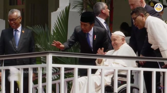 Ada Misa Agung, Kemenag Minta TV Siarkan Azan Magrib Pakai Teks