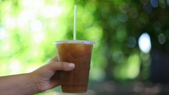 Minum Es Teh Manis Setiap Hari Bisa Picu Mati Muda, Benarkah?